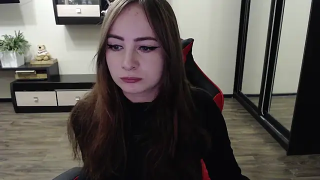 Snapshot of Laralianna chatting on September 18, 2025, 7:55 am Laralianna online show from September 18, 2025, 7:55 am