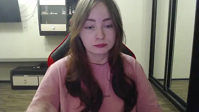 Snapshot of Laralianna chatting on February 8, 2025, 9:15 pm Laralianna online show from February 8, 2025, 9:15 pm