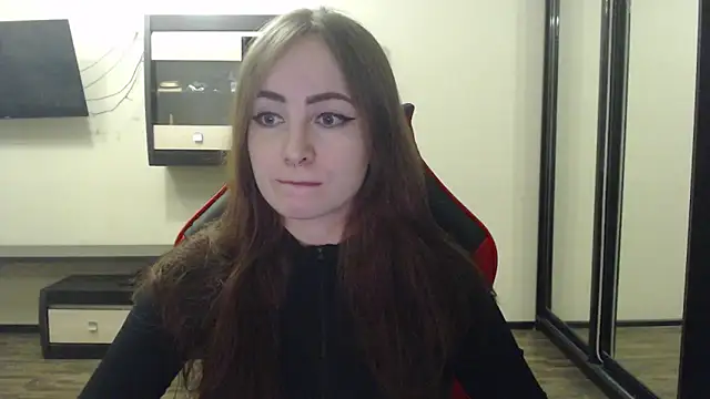 Snapshot of Laralianna chatting on January 17, 2025, 10:33 am Laralianna online show from January 17, 2025, 10:33 am