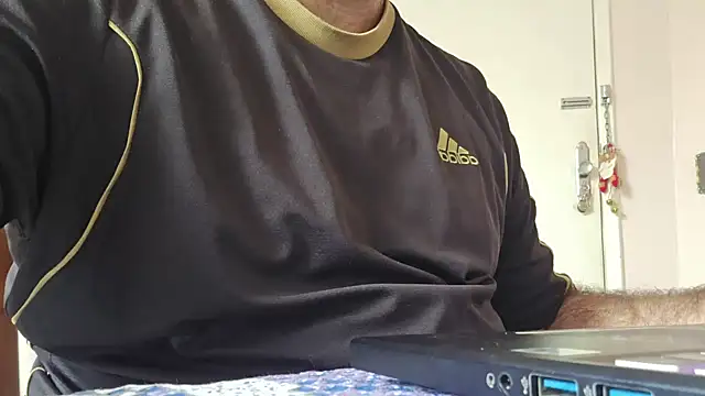 MysterBearMG online show from December 19, 2025, 4:53 pm