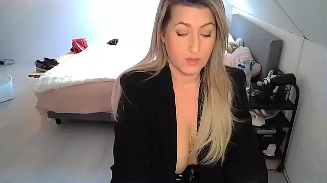 TessToy online show from February 13, 2025, 8:38 am