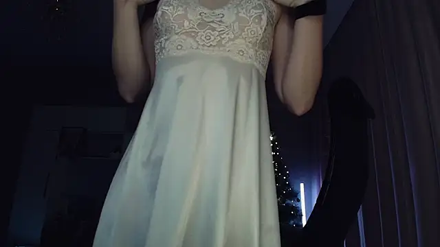 Cuddle Cat online show from December 21, 2025, 1:46 pm