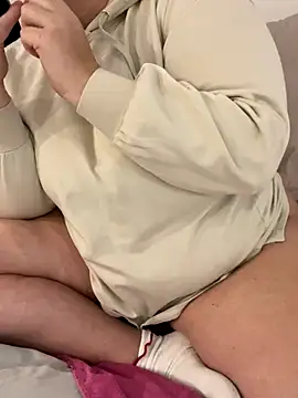 sweeti Em online show from December 21, 2025, 6:20 pm