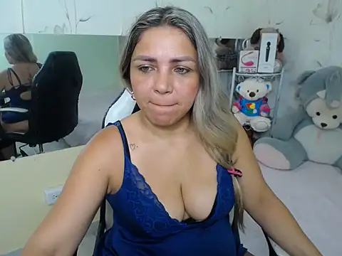 cum bigass online show from November 14, 2025, 12:31 pm