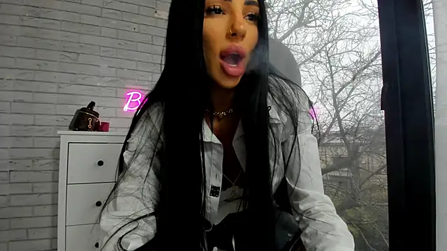 Britney Charm  online show from December 3, 2025, 6:36 am