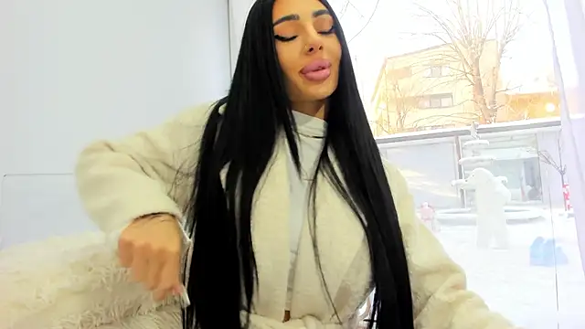 Britney Charm  online show from January 15, 2026, 8:07 am