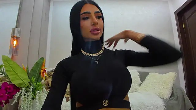 Snapshot of Britney_Charm_ chatting on February 28, 2026, 7:19 am Britney Charm online show from February 28, 2026, 7:19 am