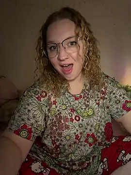 Snapshot of EmmieRae chatting on March 1, 2026, 7:08 am EmmieRae online show from March 1, 2026, 7:08 am