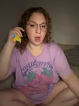 Snapshot of EmmieRae chatting on September 15, 2025, 5:19 am EmmieRae online show from September 15, 2025, 5:19 am