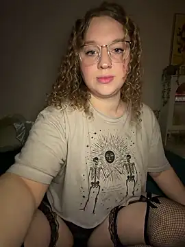 Snapshot of EmmieRae chatting on October 27, 2025, 3:51 am EmmieRae online show from October 27, 2025, 3:51 am