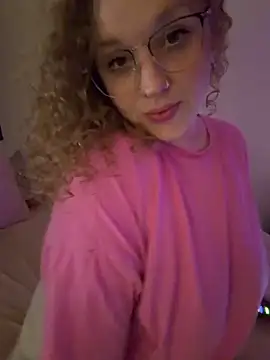 Snapshot of EmmieRae chatting on February 21, 2026, 2:02 am EmmieRae online show from February 21, 2026, 2:02 am