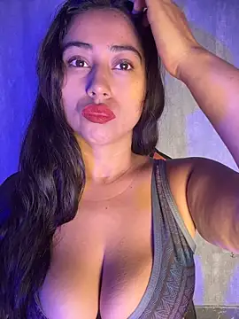 Valentinne z online show from March 1, 2026, 10:48 am