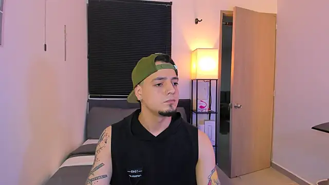 alejandro calderon1 online show from April 11, 2026, 5:26 am