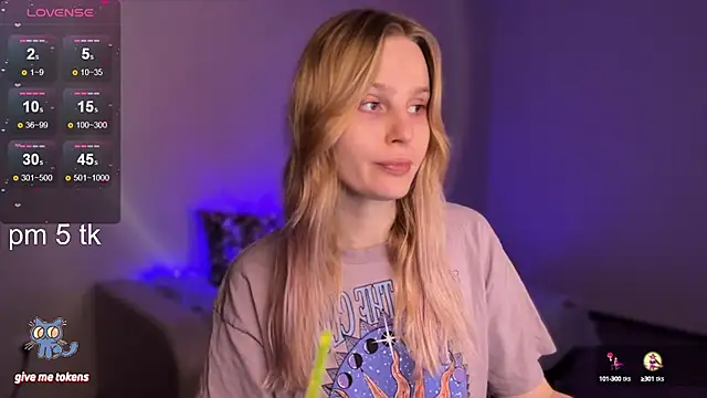 Snapshot of Chanel_Gill chatting on February 6, 2025, 8:56 pm Chanel Gill online show from February 6, 2025, 8:56 pm