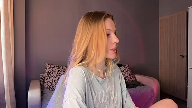 Snapshot of Chanel_Gill chatting on September 18, 2025, 6:38 am Chanel Gill online show from September 18, 2025, 6:38 am