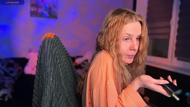 Chanel Gill online show from November 28, 2025, 3:56 pm