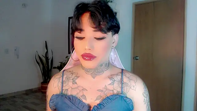 Snapshot of little_star_porn chatting on January 27, 2025, 12:33 am little star porn online show from January 27, 2025, 12:33 am