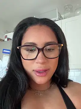 Snapshot of MeghanXO chatting on October 3, 2025, 2:29 pm MeghanXO online show from October 3, 2025, 2:29 pm