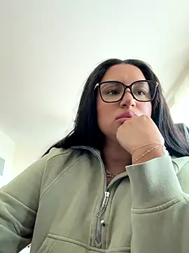 Snapshot of MeghanXO chatting on October 1, 2025, 1:04 pm MeghanXO online show from October 1, 2025, 1:04 pm