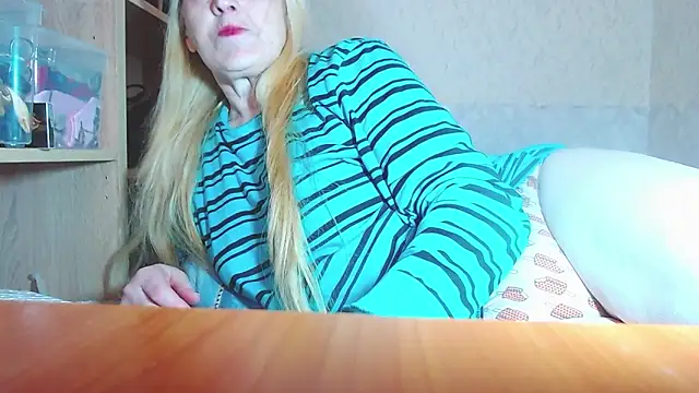 MadamBombShell online show from December 20, 2025, 3:42 am