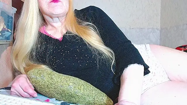 MadamBombShell online show from October 14, 2025, 10:31 pm