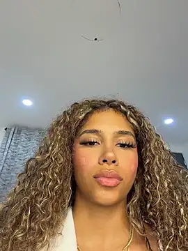 Snapshot of stormyy_ chatting on June 10, 2026, 1:18 am stormyy online show from June 10, 2026, 1:18 am