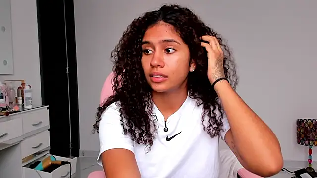 stormyy  online show from October 17, 2025, 9:38 pm