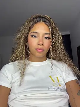 Snapshot of stormyy_ chatting on August 1, 2026, 1:03 am stormyy online show from August 1, 2026, 1:03 am