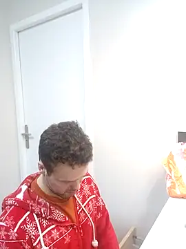 Snapshot of antoinepassion chatting on February 23, 2025, 5:29 pm antoinepassion online show from February 23, 2025, 5:29 pm