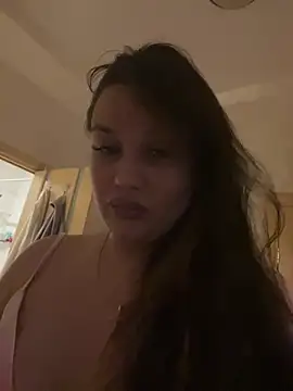 AminaCharm online show from February 9, 2025, 3:56 pm