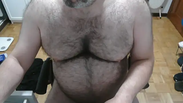 Snapshot of mikeyhotbear chatting on July 18, 2026, 3:59 am mikeyhotbear online show from July 18, 2026, 3:59 am