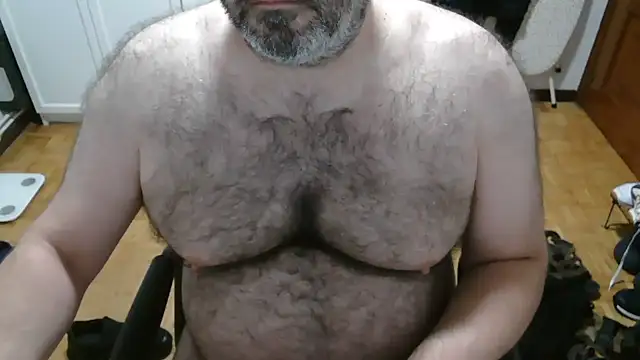 Snapshot of mikeyhotbear chatting on July 24, 2026, 5:03 am mikeyhotbear online show from July 24, 2026, 5:03 am