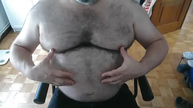 Snapshot of mikeyhotbear chatting on July 11, 2026, 9:53 am mikeyhotbear online show from July 11, 2026, 9:53 am