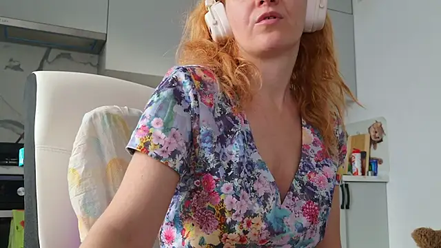 Simabigsmile online show from February 3, 2026, 6:40 am