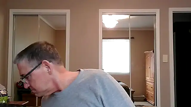 Snapshot of takeitall101 chatting on February 15, 2026, 4:06 pm takeitall101 online show from February 15, 2026, 4:06 pm