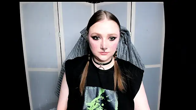 Snapshot of YourDyingBride chatting on July 21, 2026, 4:03 am YourDyingBride online show from July 21, 2026, 4:03 am