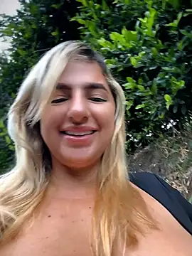 sammyqueenx21 online show from July 15, 2026, 12:23 pm