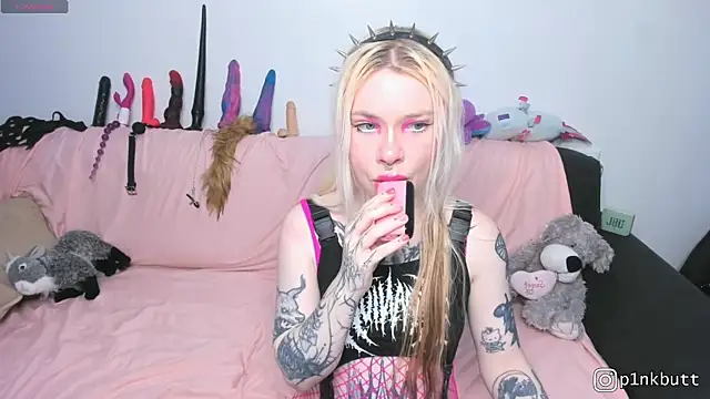 HelenGoat online show from June 25, 2026, 5:12 am