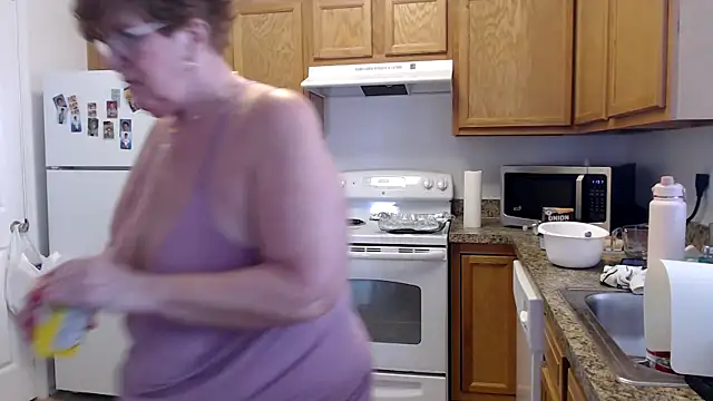 Snapshot of plusizebigbooty chatting on March 9, 2025, 4:00 pm plusizebigbooty online show from March 9, 2025, 4:00 pm