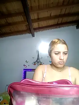 Nicolle Milf online show from January 14, 2026, 6:44 pm