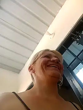 Nicolle Milf online show from September 23, 2025, 6:37 pm