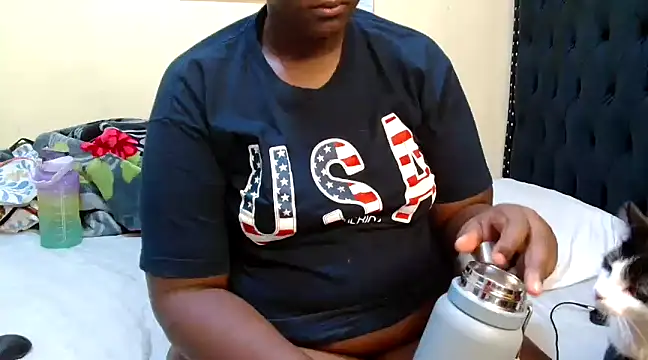 Toomuchbooty33 online show from March 7, 2025, 3:40 am