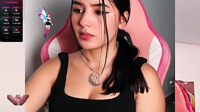 Snapshot of Danae_999 chatting on September 10, 2025, 2:43 am Danae 999 online show from September 10, 2025, 2:43 am