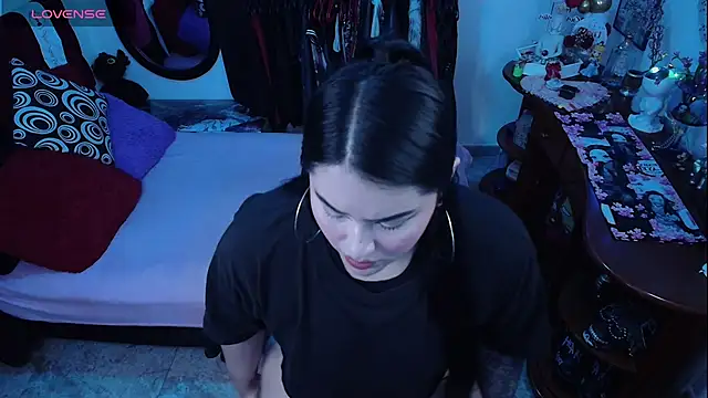 lufek23 online show from February 15, 2026, 2:27 pm