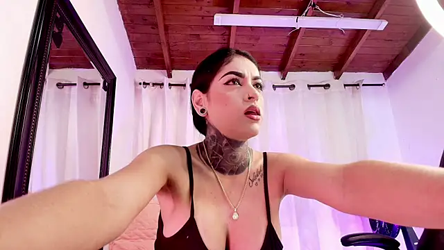 Snapshot of danna_berlin_ chatting on March 4, 2025, 7:22 pm danna berlin online show from March 4, 2025, 7:22 pm
