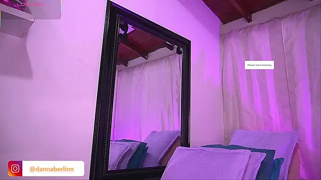 Snapshot of danna_berlin_ chatting on September 17, 2025, 7:16 pm danna berlin online show from September 17, 2025, 7:16 pm