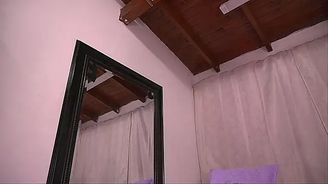 Snapshot of danna_berlin_ chatting on September 22, 2025, 7:20 pm danna berlin online show from September 22, 2025, 7:20 pm