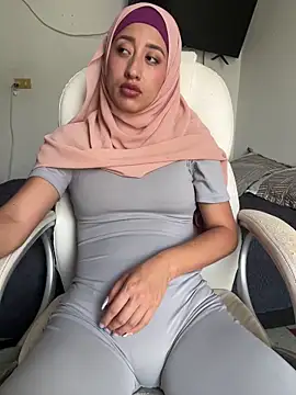 adila anich online show from September 11, 2025, 8:31 pm