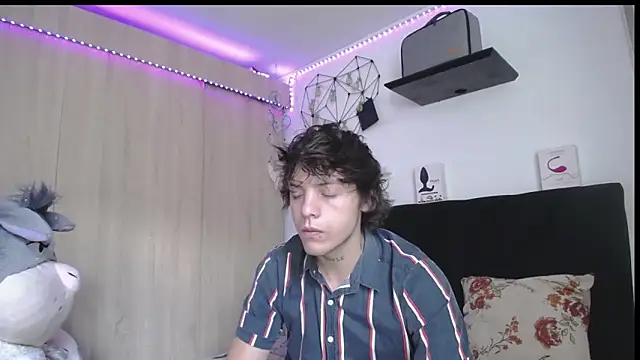 Santiago kiler online show from April 7, 2026, 2:08 pm