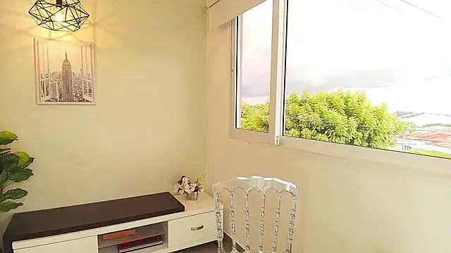 Sassy--Girl online show from October 6, 2025, 9:26 pm